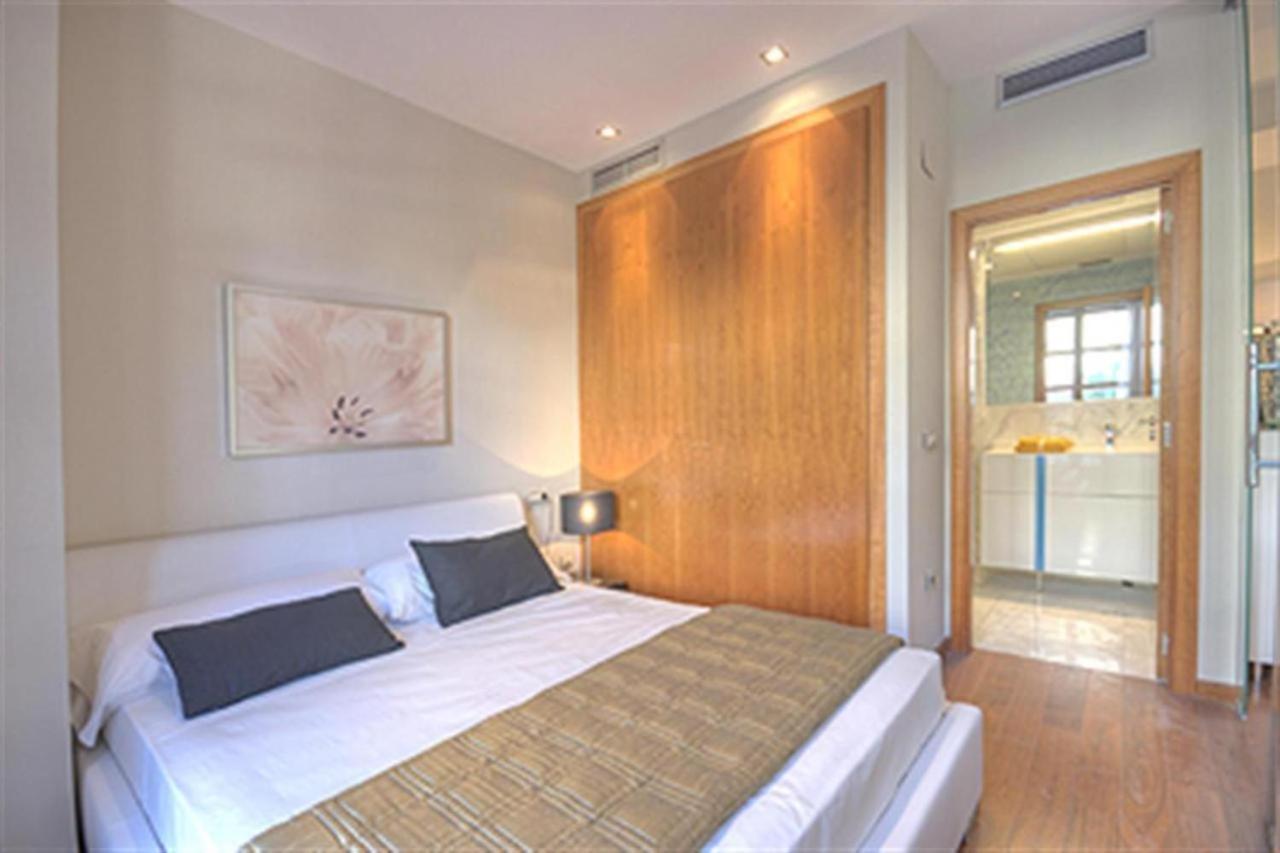 Moderno Apartamento En La Plaza Del Tossal Valencia Exterior photo
